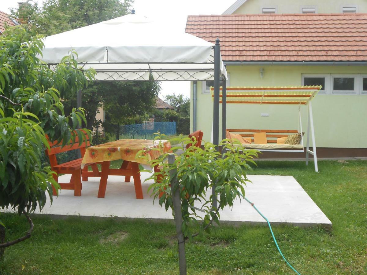Nora Apartman Apartment บาลาตอนฟุซเฟอ ภายนอก รูปภาพ